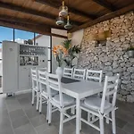 Ella Villa *